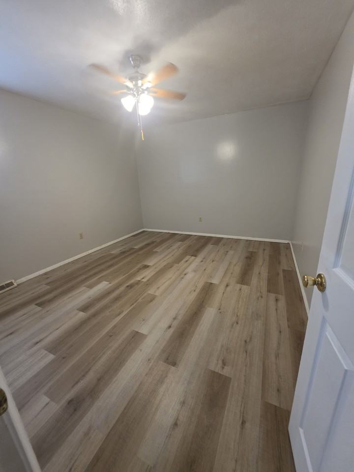 2044 S Barcliff Ave Apt 3 #3 - Photo 7 of 9