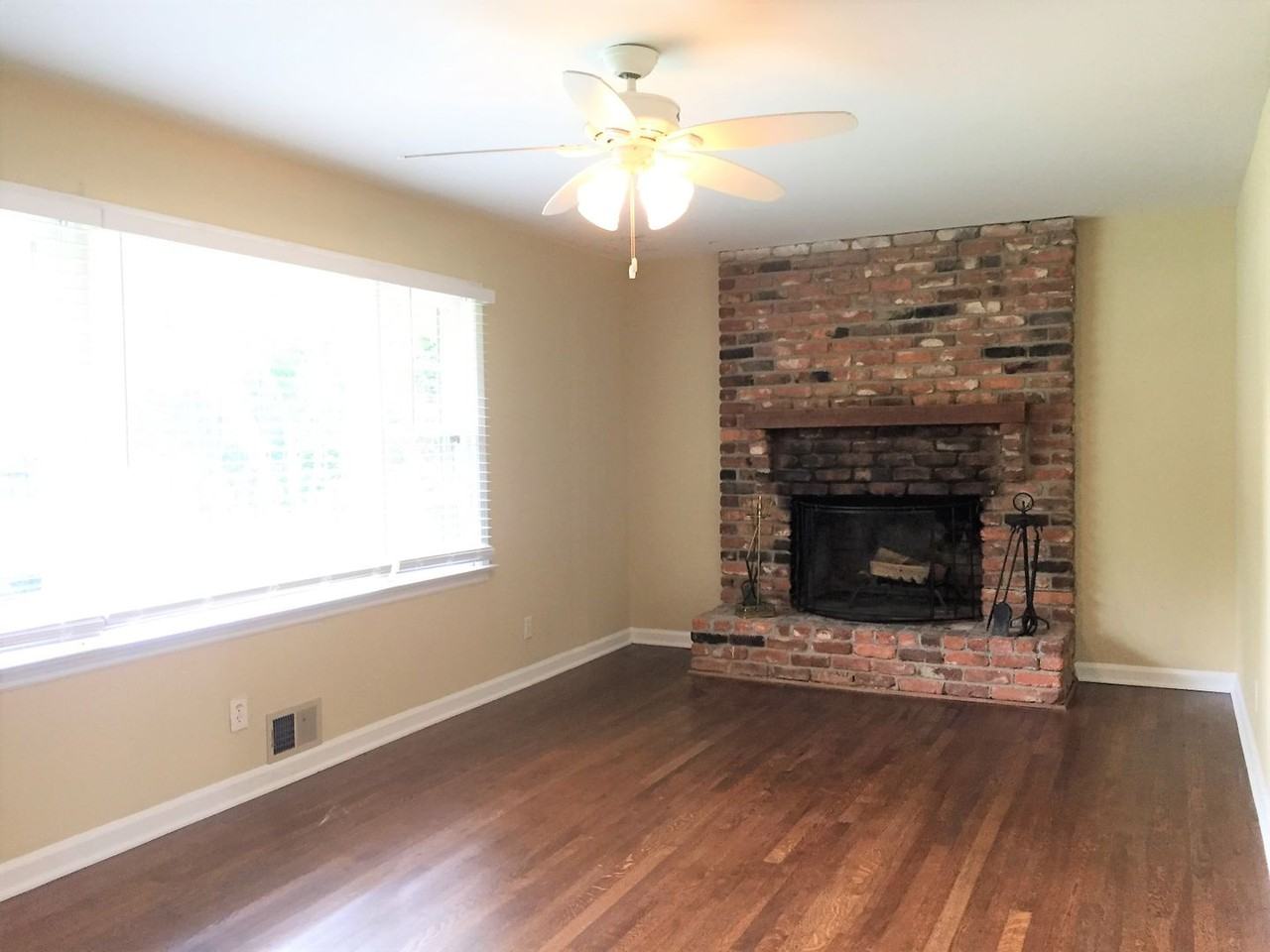 910 Cherokee Trl Se - Photo 6 of 22