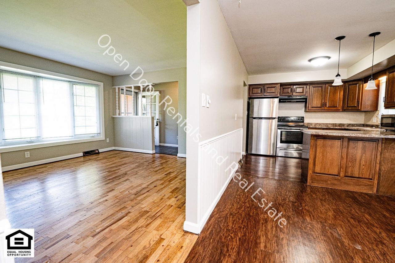 6317 E Hills Rd - Photo 6 of 28