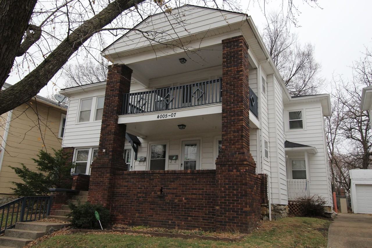 4005 Bell St - Photo 2 of 13