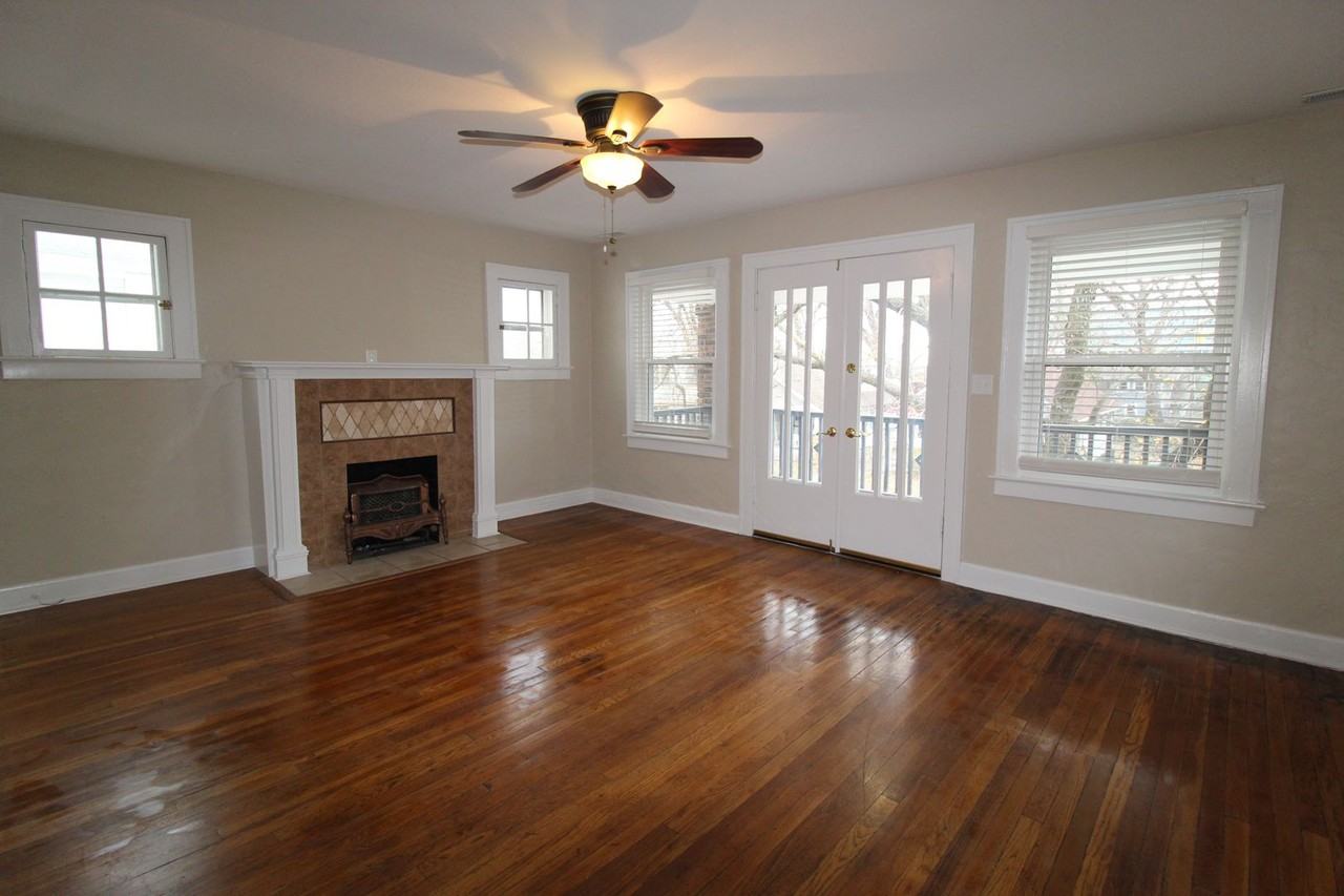 4005 Bell St - Photo 4 of 13