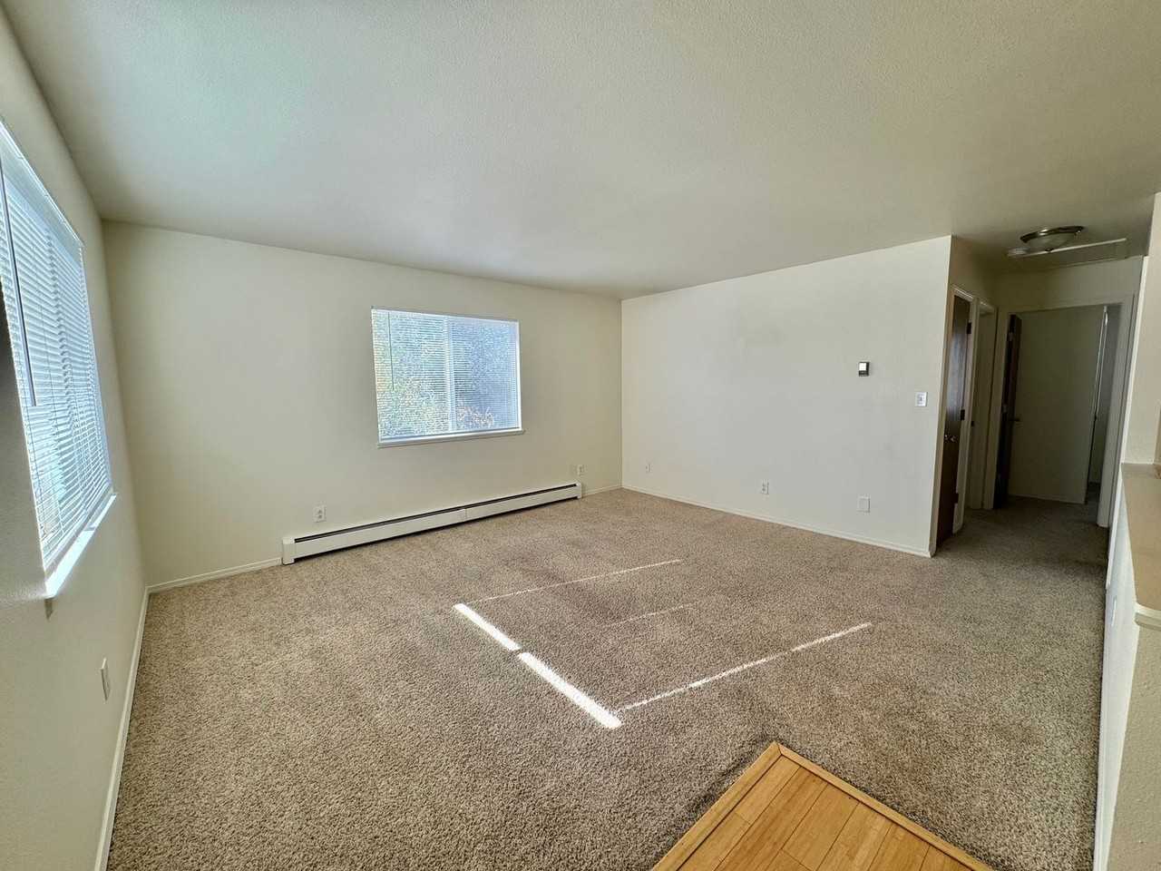 511 Peterson Dr - Photo 2 of 9