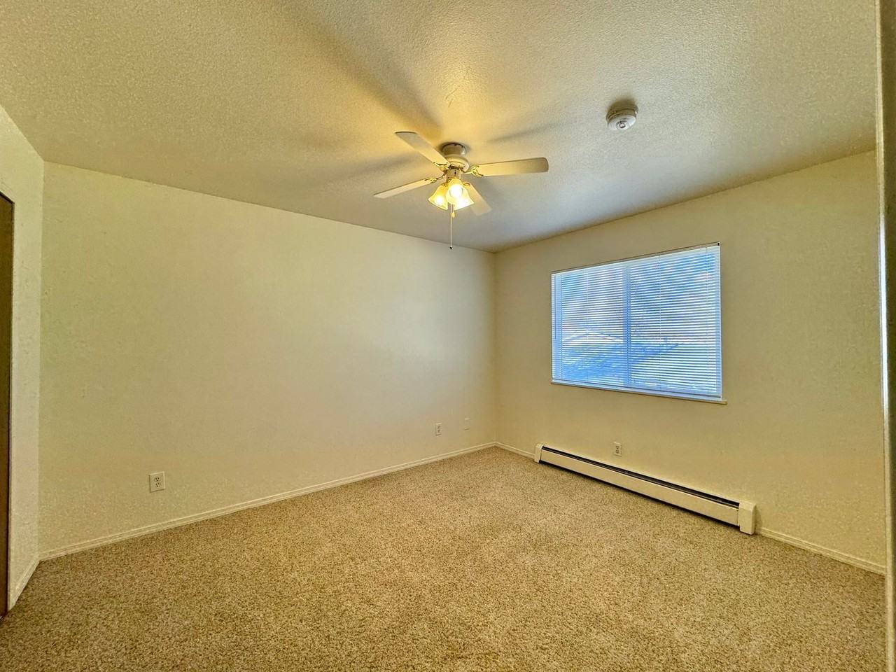 511 Peterson Dr - Photo 4 of 9