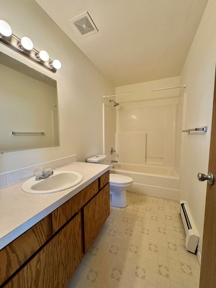 511 Peterson Dr - Photo 6 of 9