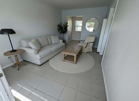 featured image of 1709 N Hollywood Way