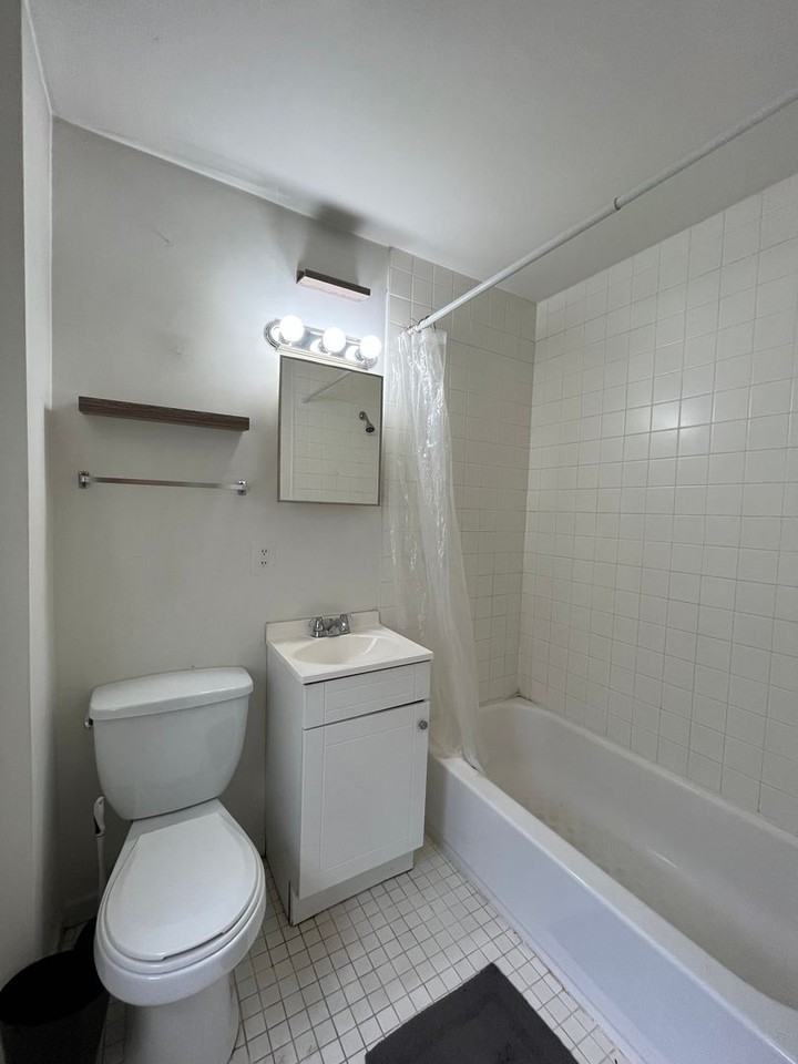 332 S 17th St ## 34 - Photo 7 of 8