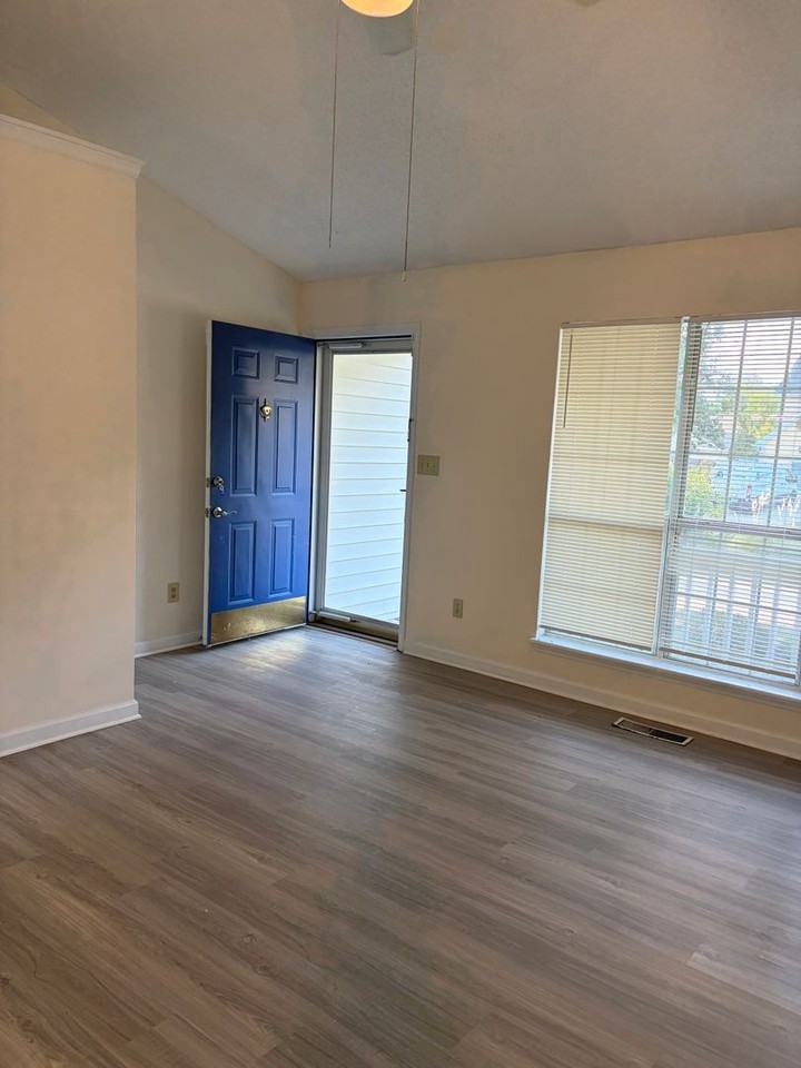 4013 Old Coach Rd - Photo 2 of 25