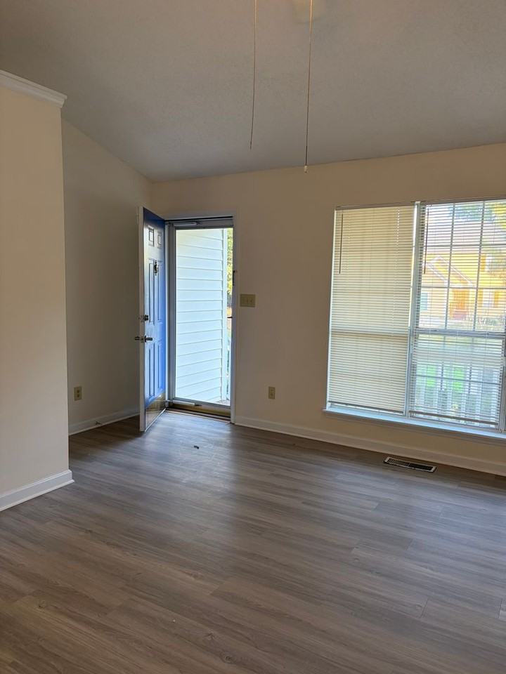 4013 Old Coach Rd - Photo 5 of 25