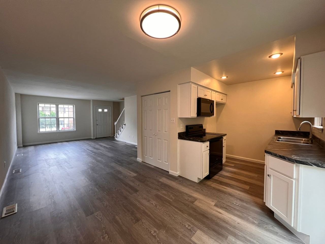 422 Old Forge Dr - Photo 4 of 22