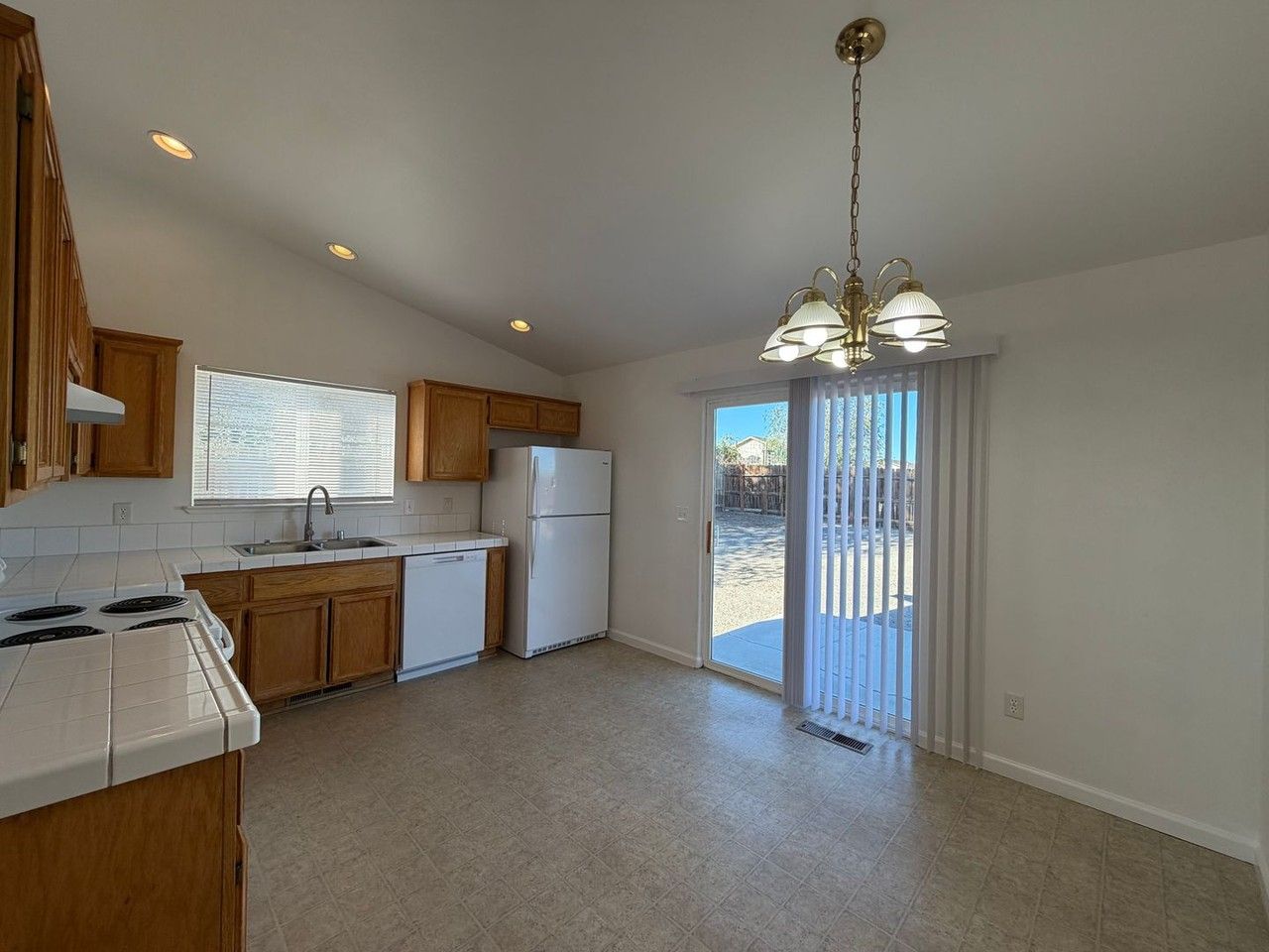 963 Short Cut Ln - Photo 4 of 28