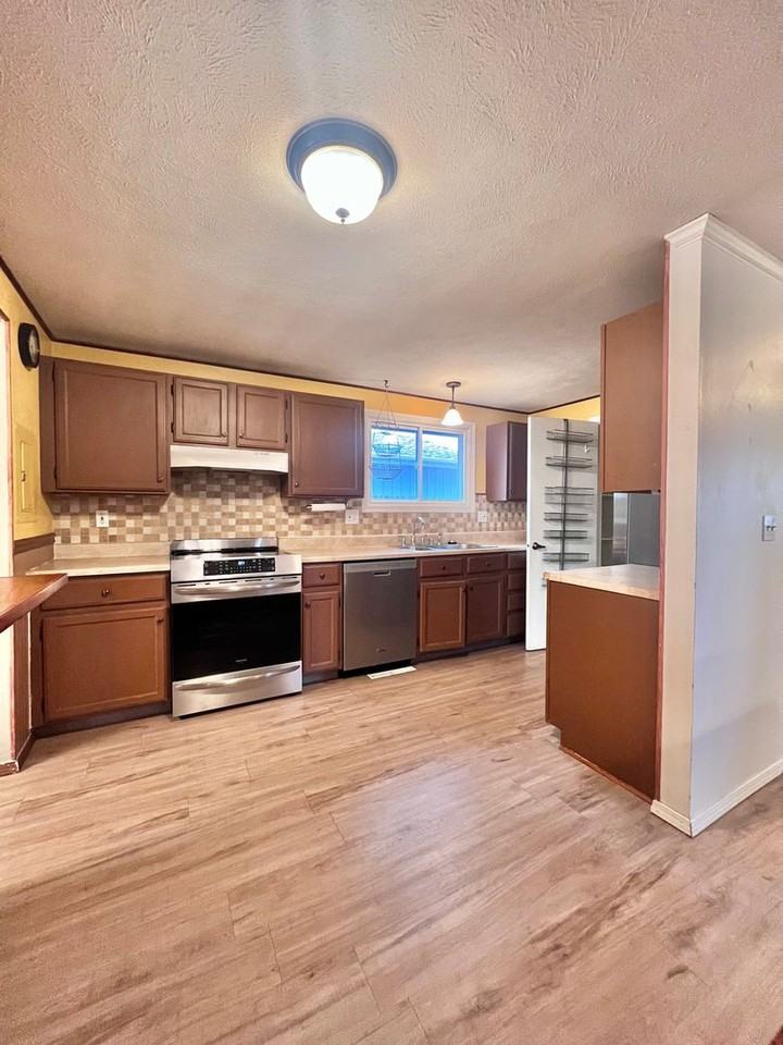 3200 Kittery Ct - Photo 5 of 17
