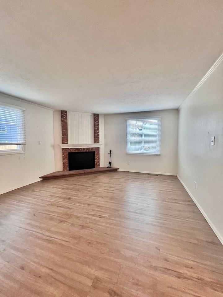 3200 Kittery Ct - Photo 6 of 17