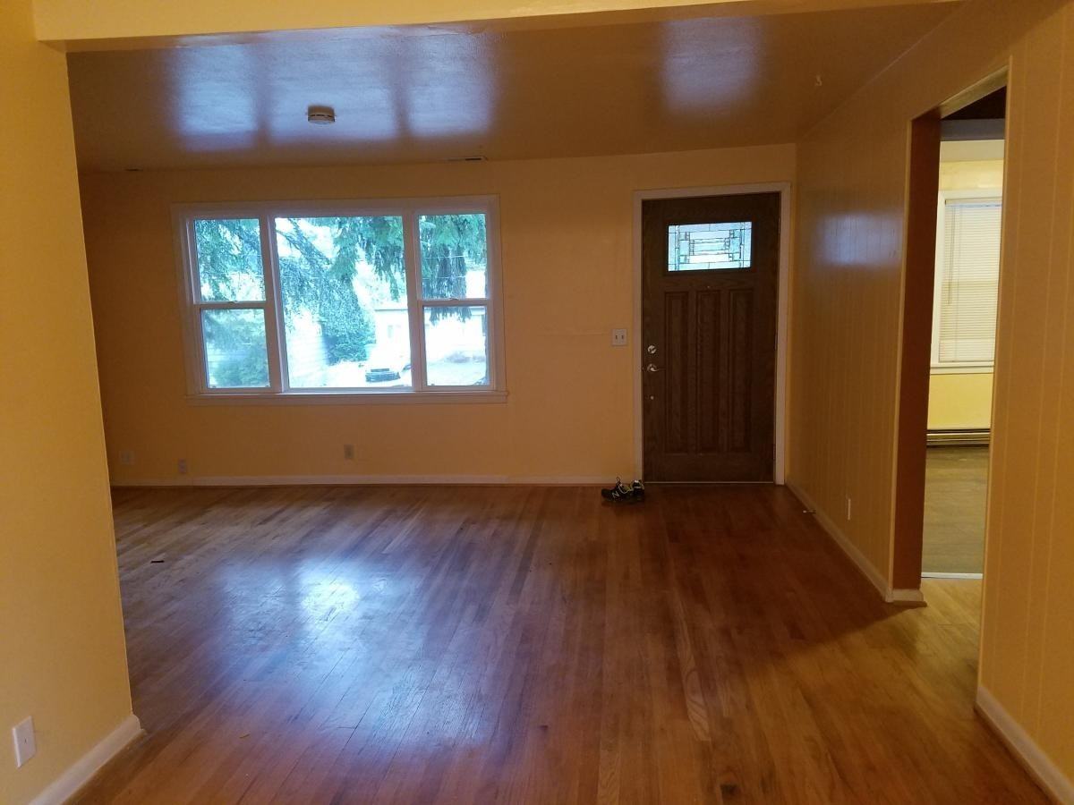 335 Ne 162nd St - Photo 2 of 11