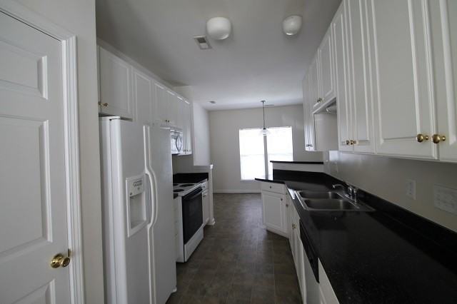 720 Atherton Way - Photo 5 of 7