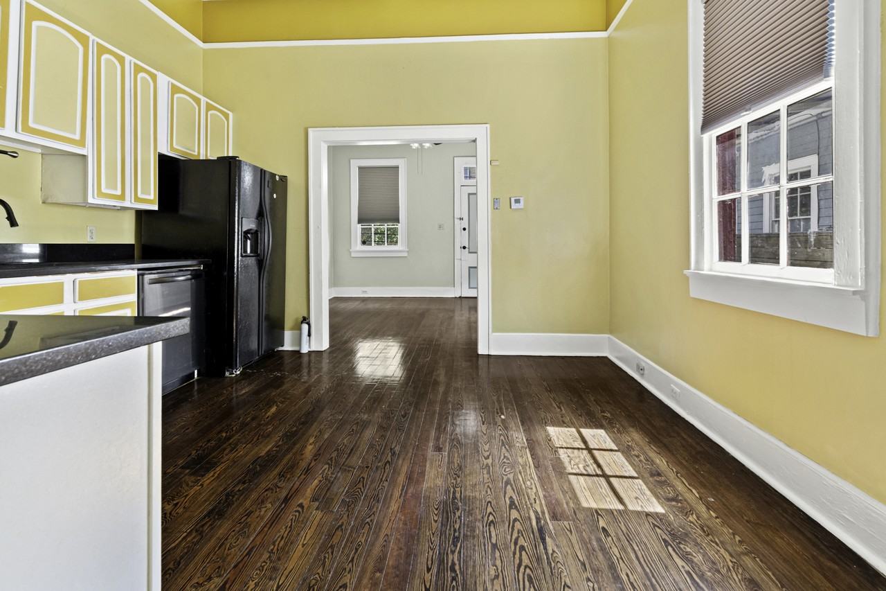 906 Marigny St #1 - Photo 4 of 13