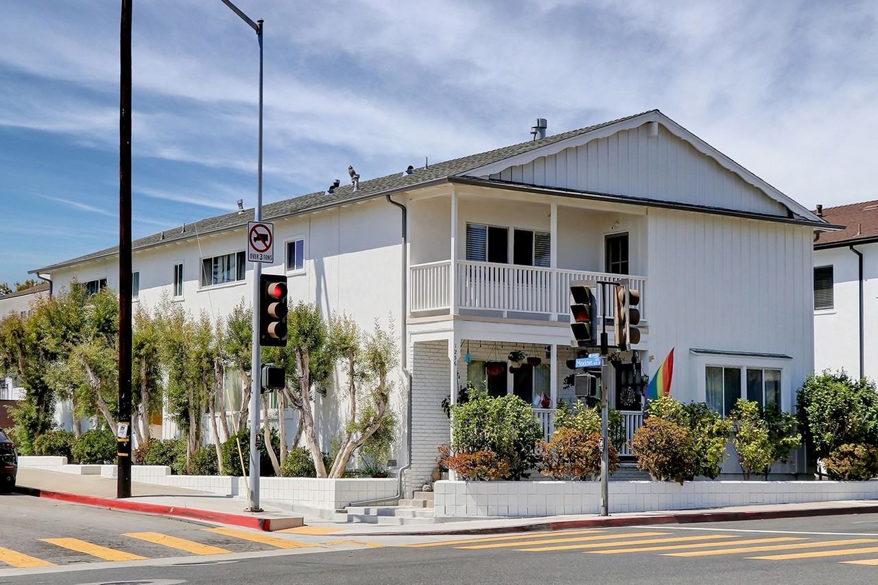 1256 Manhattan Beach Blvd - Photo 2 of 3