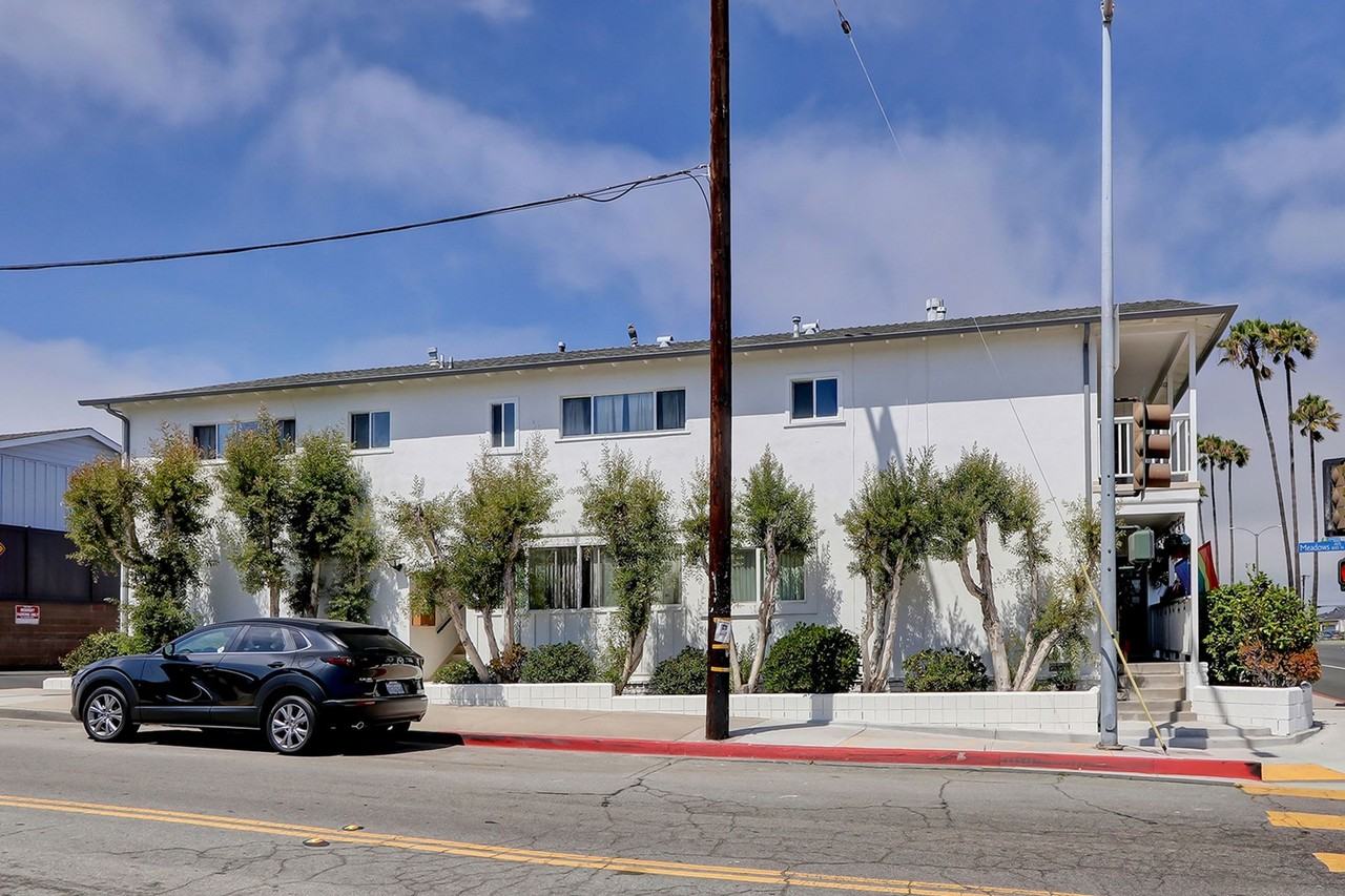 1256 Manhattan Beach Blvd - Photo 3 of 3