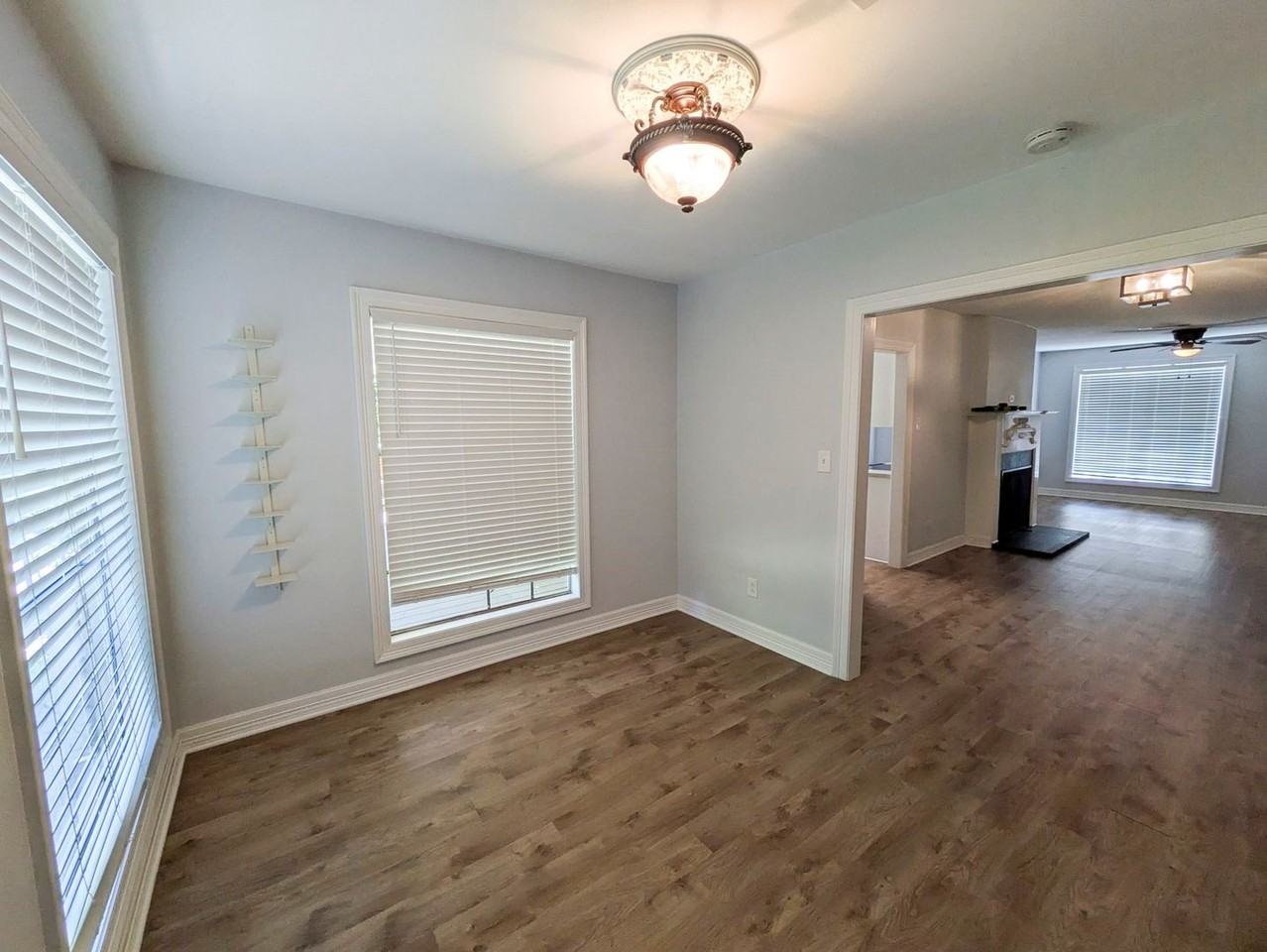2275 Central Dr - Photo 4 of 32