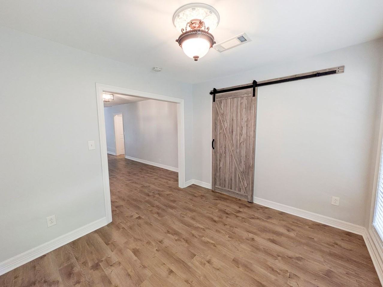 2275 Central Dr - Photo 5 of 32