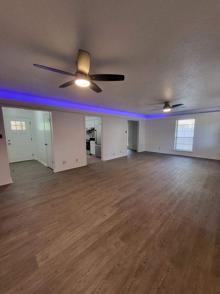 1305 Cherry Stone St - Photo 3 of 19