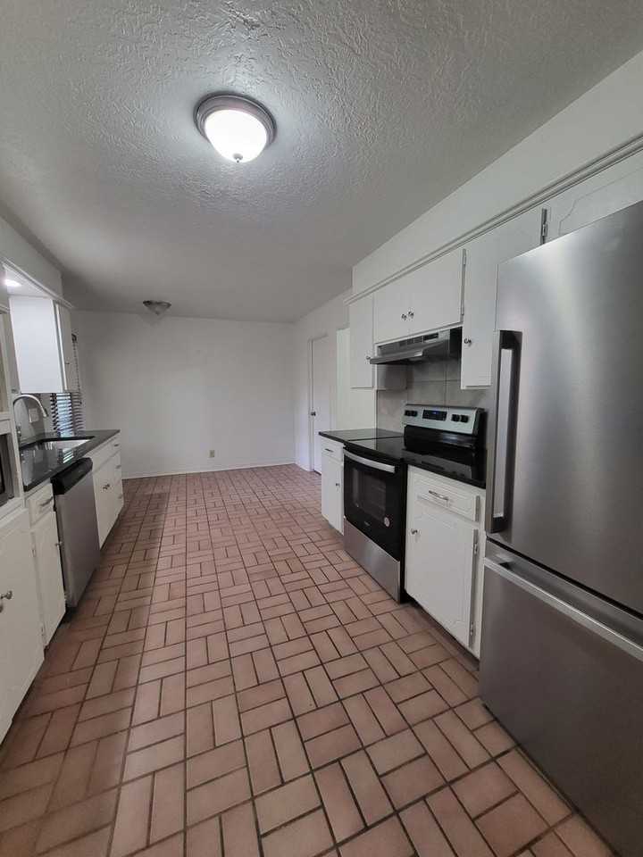 1305 Cherry Stone St - Photo 6 of 19