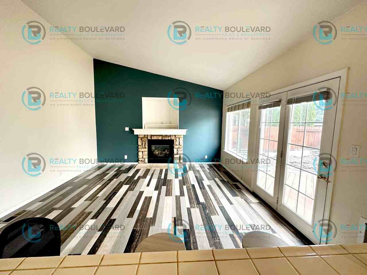 930 Del Sol St - Photo 6 of 27