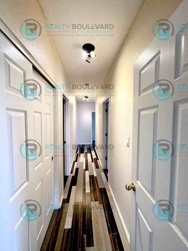 930 Del Sol St - Photo 7 of 27