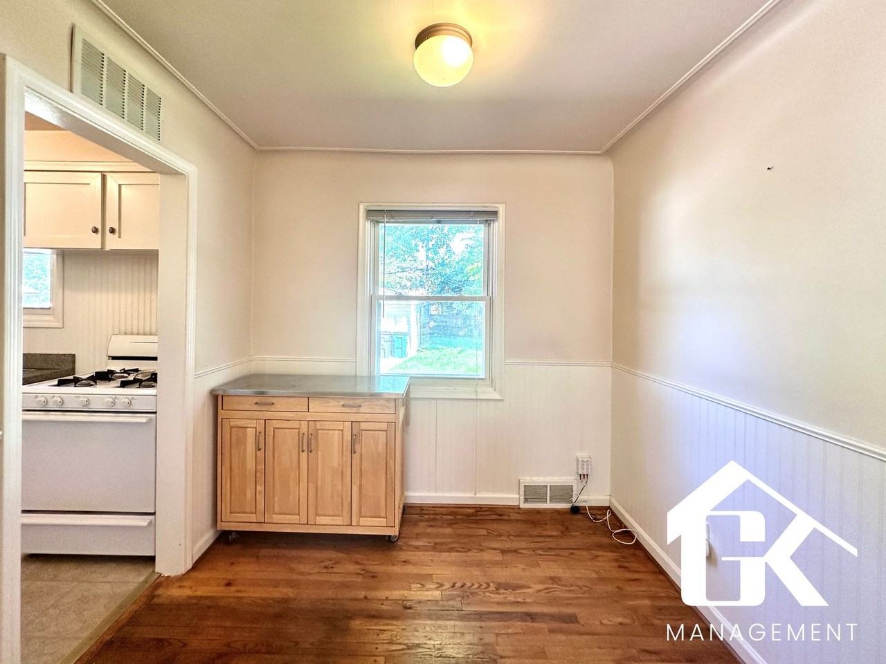 23120 Oneida St - Photo 6 of 22