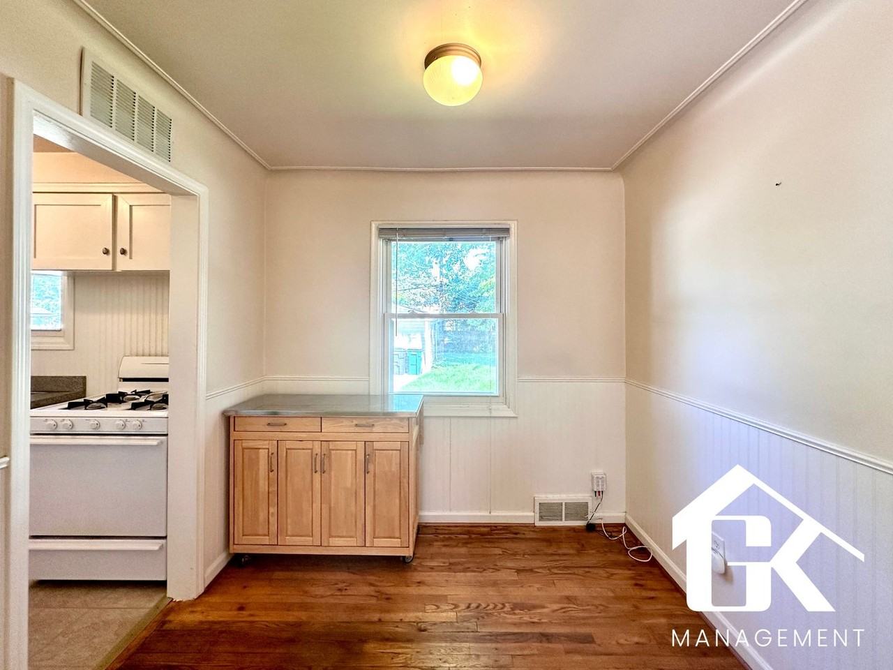 23120 Oneida St - Photo 7 of 22