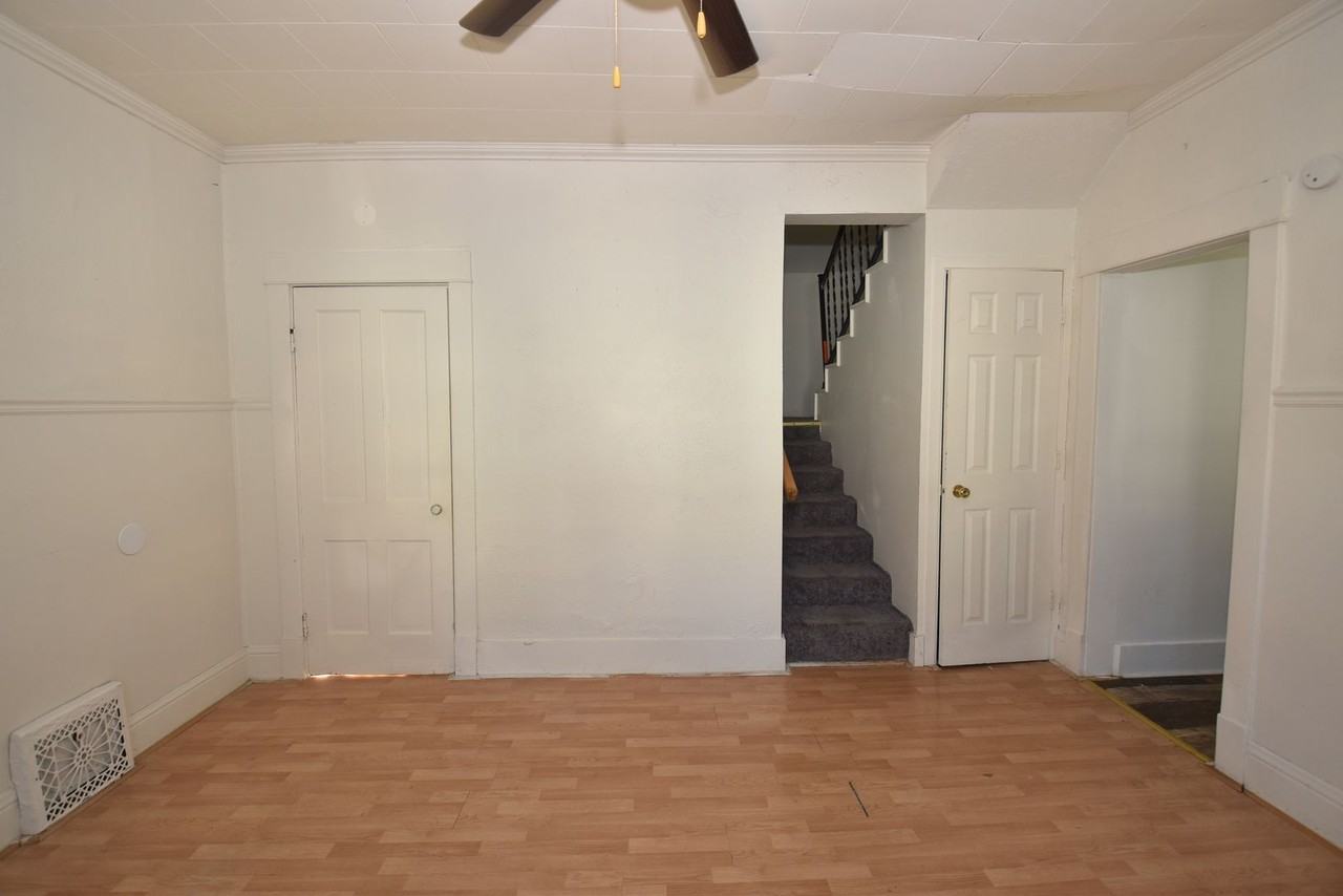 1140 Sorin St - Photo 7 of 32