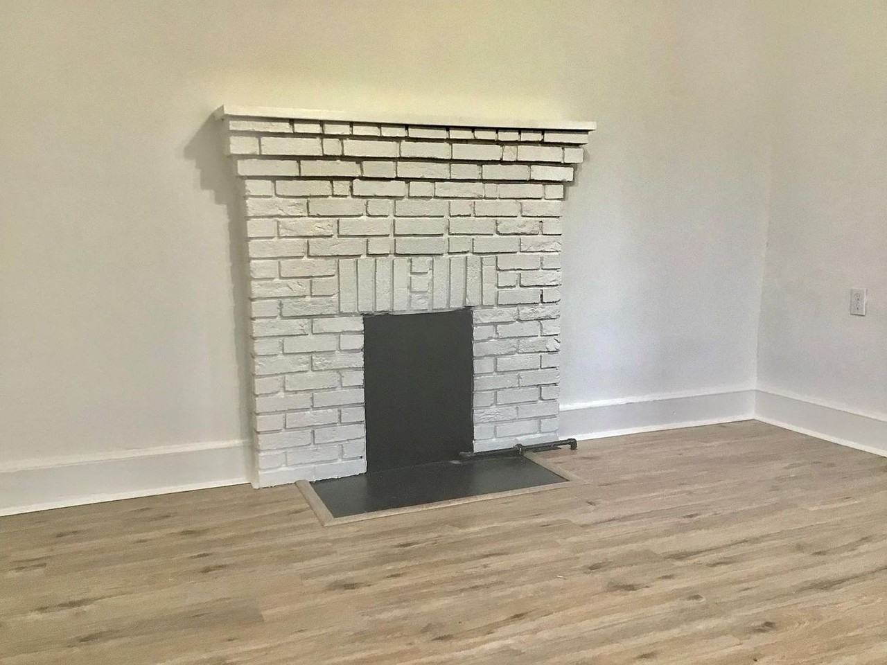 405 19th St E - Photo 6 of 23