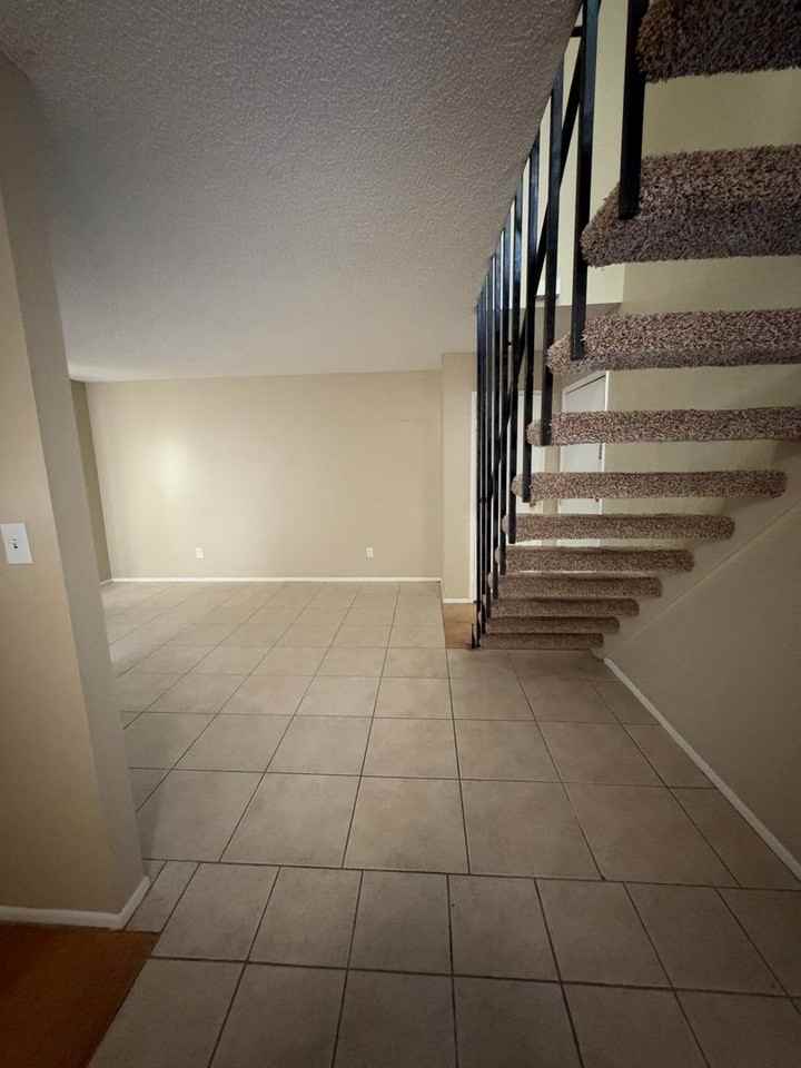 4801 Belle Ter - Photo 3 of 8