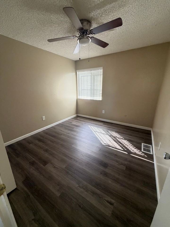 4801 Belle Ter - Photo 7 of 8