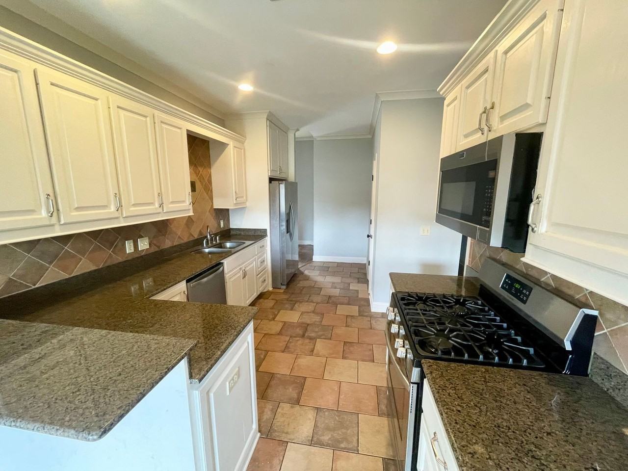 101 Bear Creek Ct - Photo 6 of 22