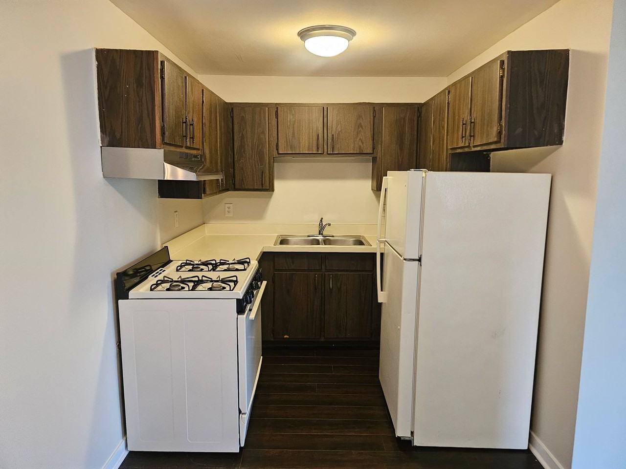 1100 Light Rd - Photo 3 of 16