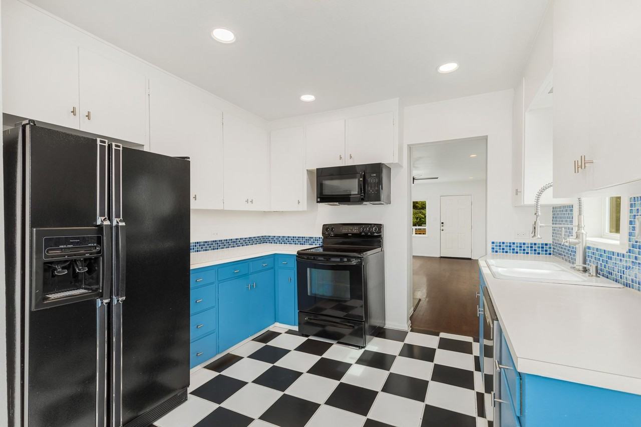 3053 Belvidere Ave Sw - Photo 6 of 16