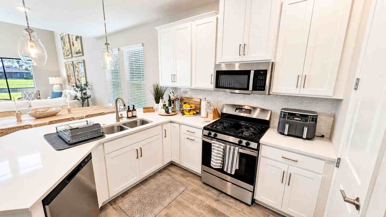 5419 Summit Gln - Photo 7 of 39