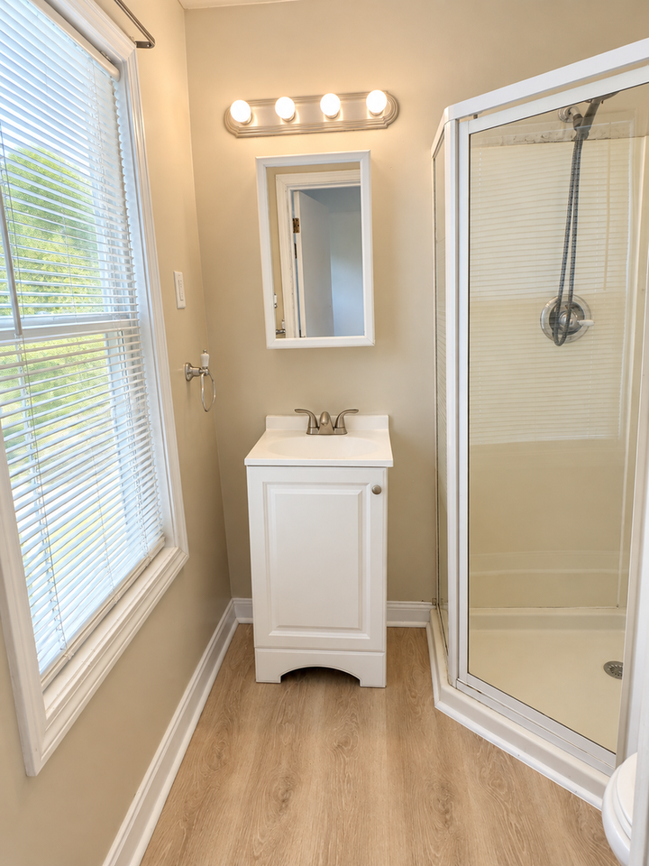 228 Main St - Photo 6 of 8