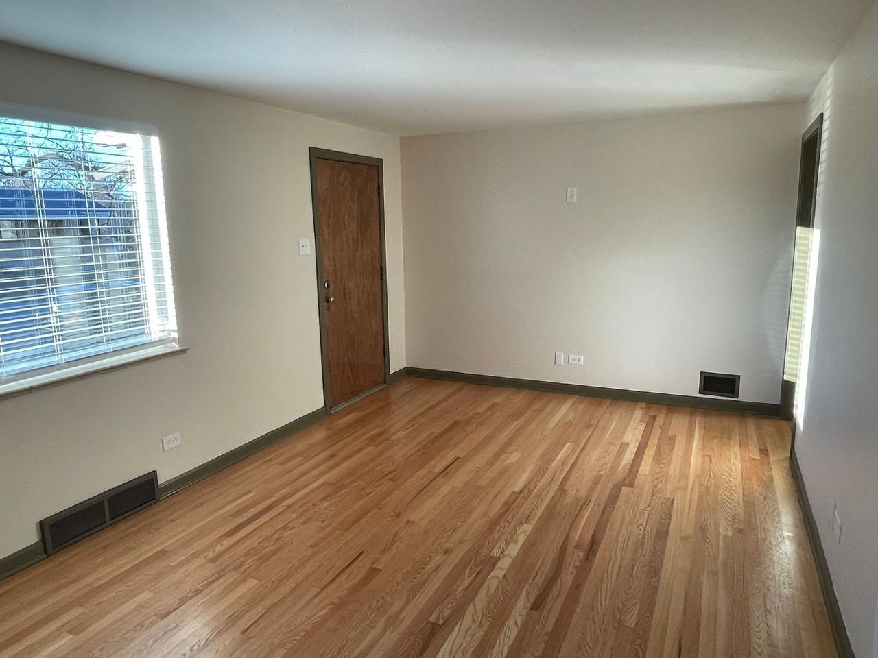 1360 S Bryant St - Photo 4 of 37
