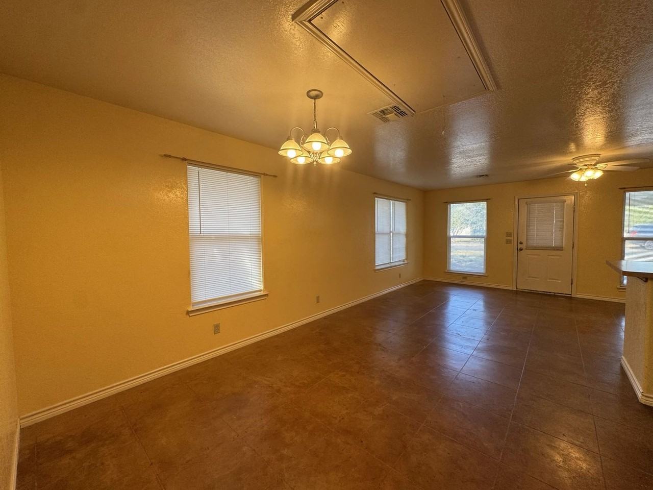 509 Lone Oak St #3 - Photo 3 of 11