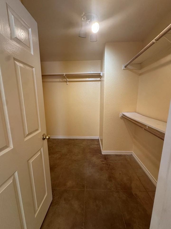 509 Lone Oak St #3 - Photo 7 of 11