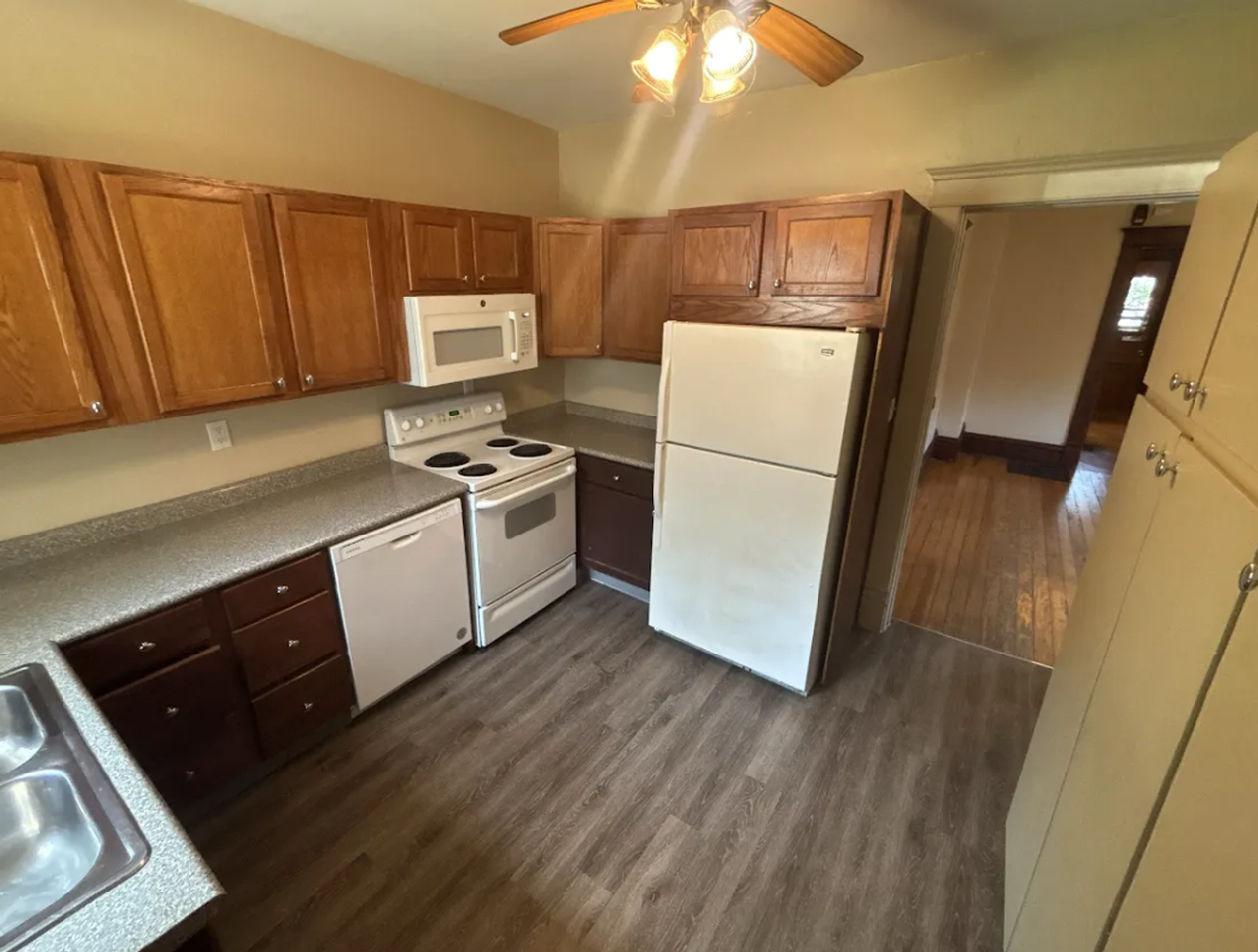 518 S Lucas St - Photo 6 of 18