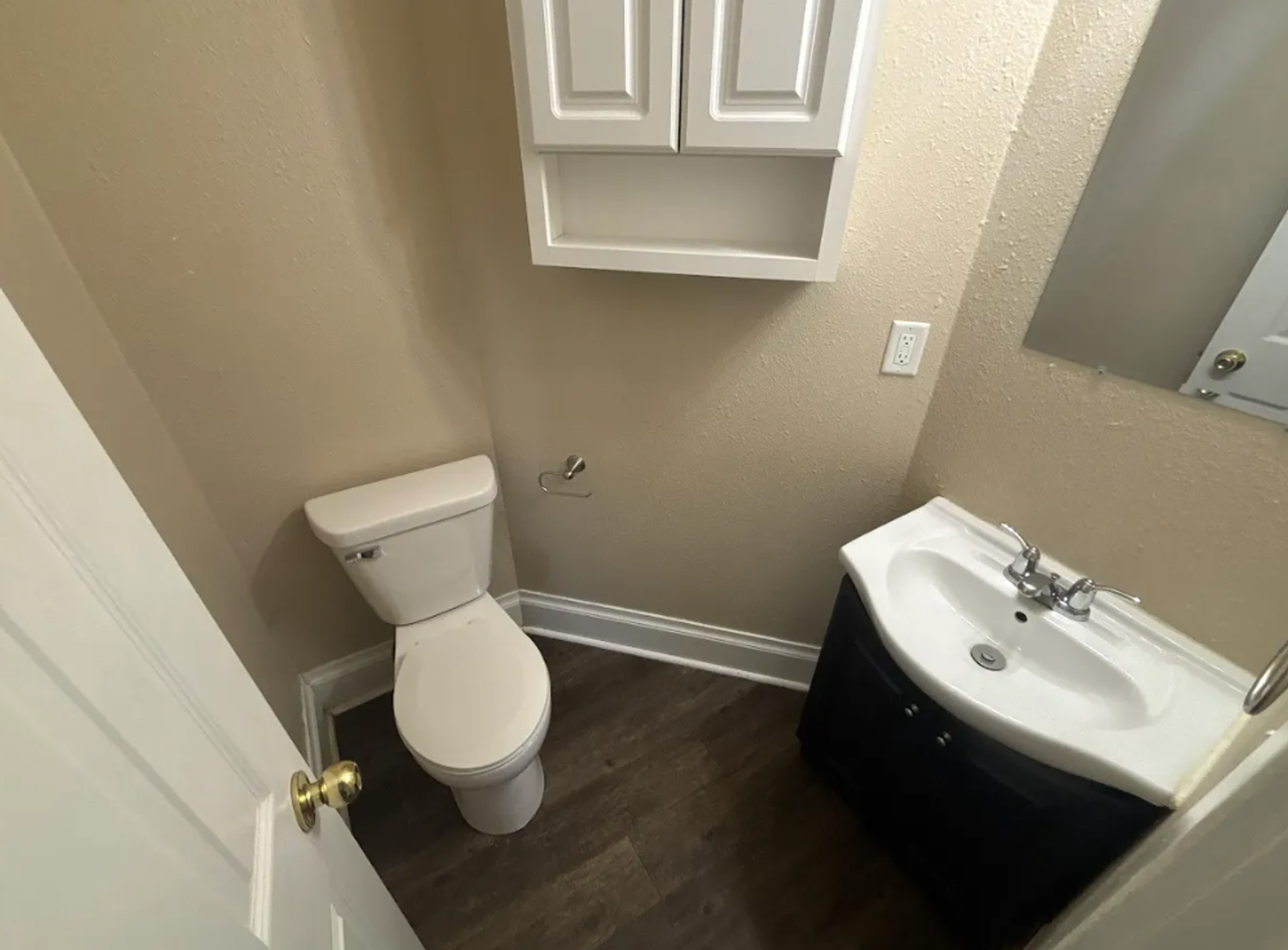 806 Bowery St - Photo 7 of 17