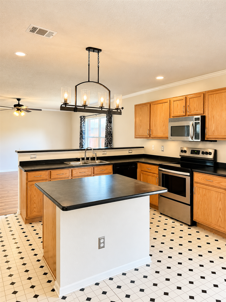 9920 Peregrine Trl - Photo 4 of 9