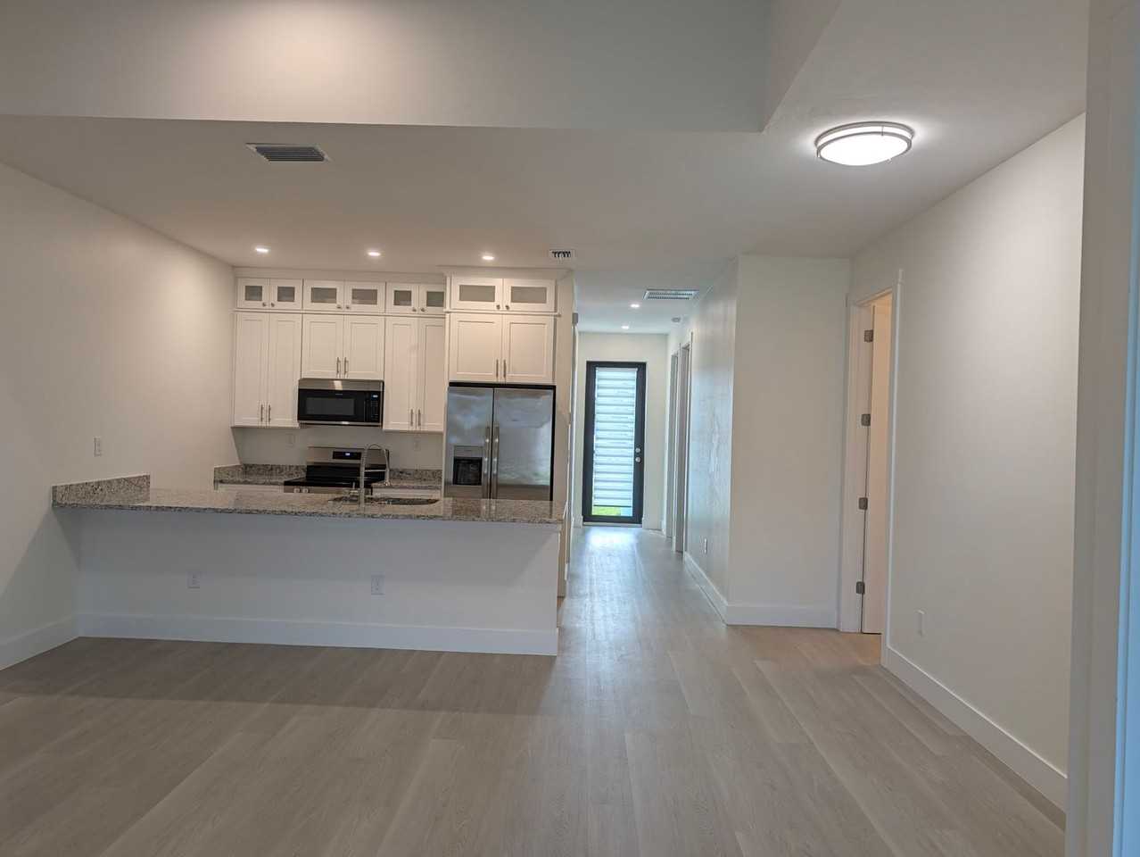 174 Madrid Blvd - Photo 5 of 23