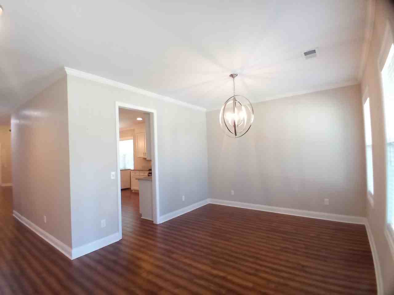 370 Veranda Dr - Photo 5 of 34