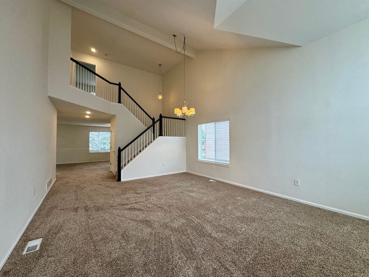 10189 Woodrose Ct - Photo 2 of 35