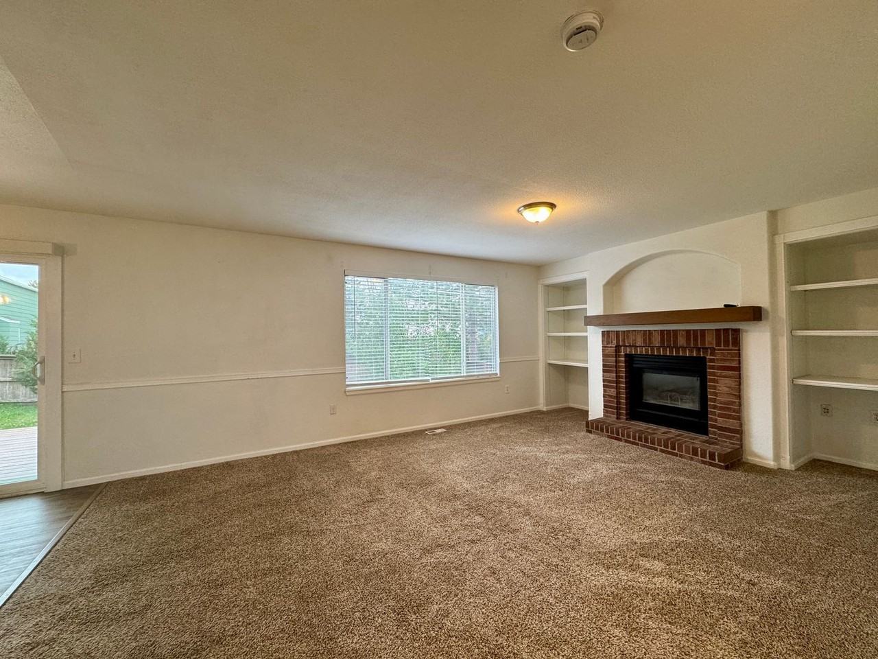 10189 Woodrose Ct - Photo 6 of 35