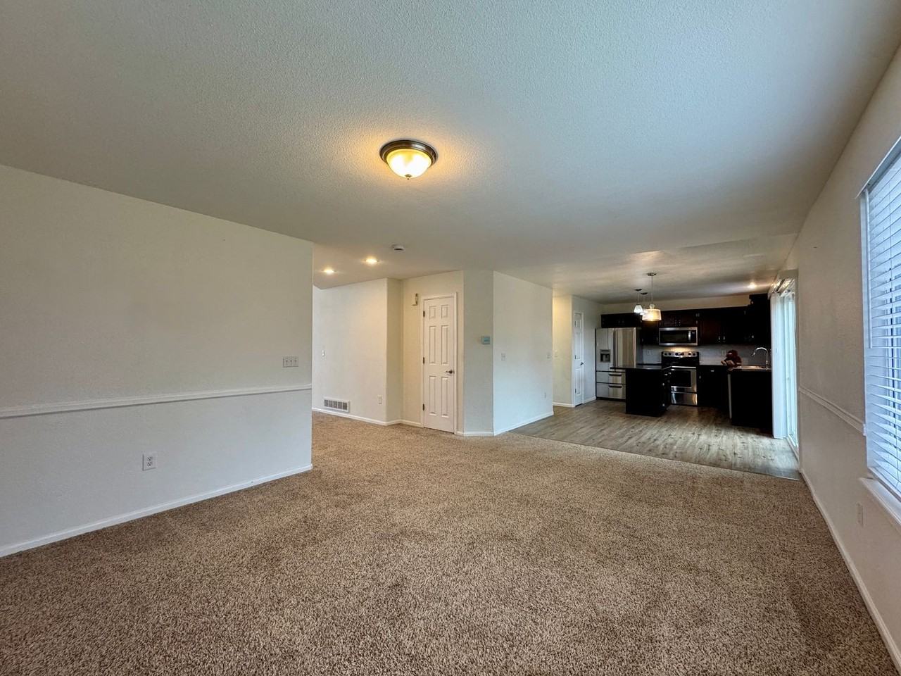 10189 Woodrose Ct - Photo 7 of 35