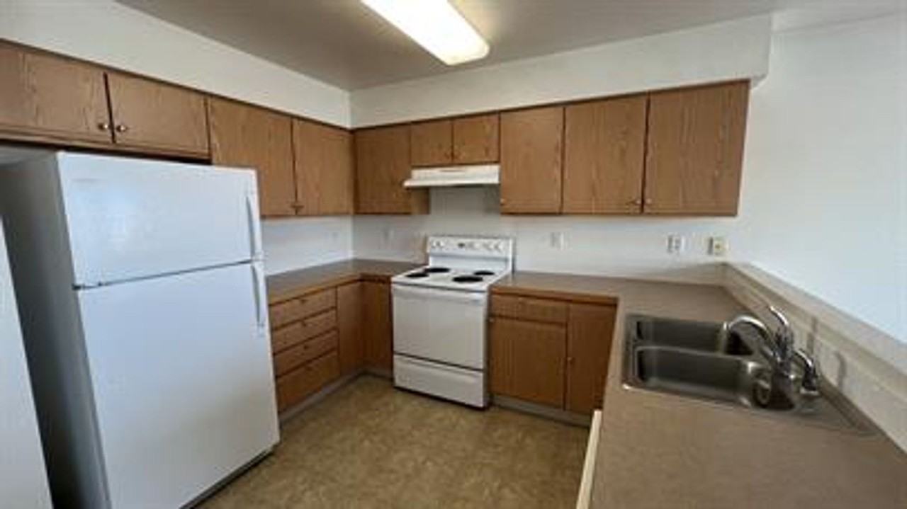 2409 Bearwood Ave - Photo 5 of 10